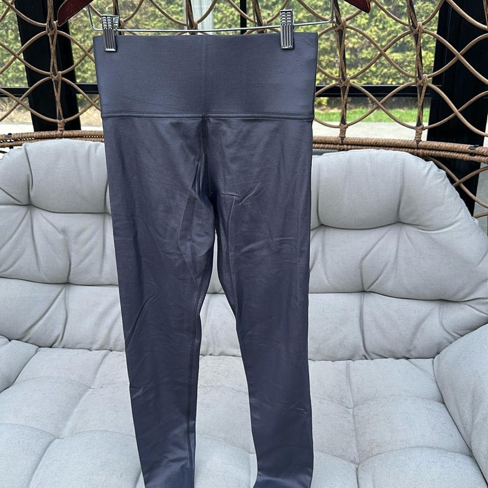 Carbon38 high rise high shine leggings size small.